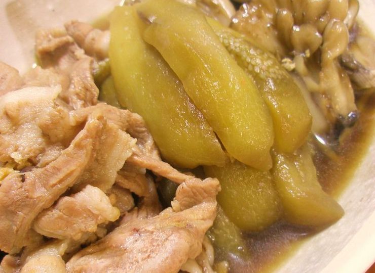 豚肉となすとまいたけの煮物