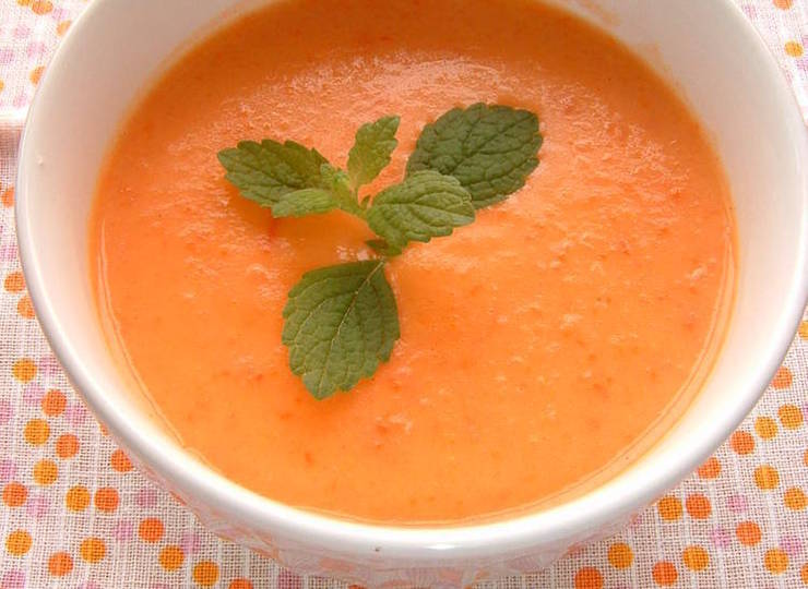 赤パプリカの冷製スープ