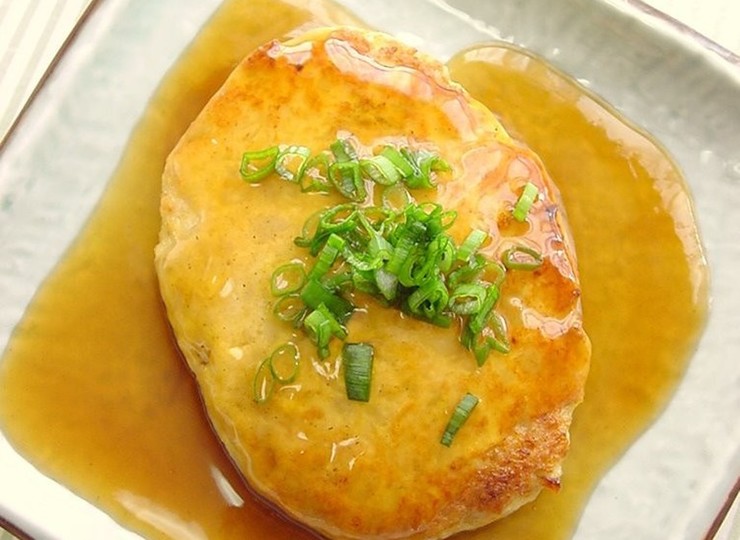 鶏ひき肉と厚揚げのあんかけバーグ