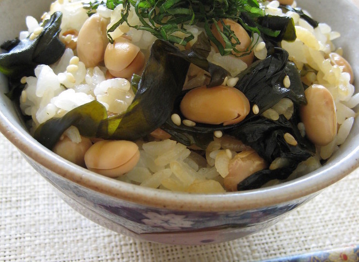 わかめと大豆の混ぜご飯