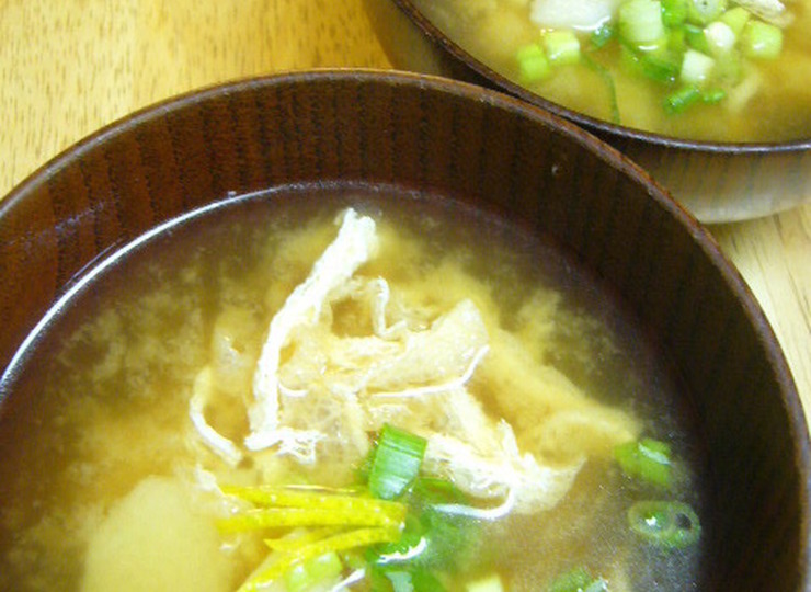 長いもと油揚げの味噌汁