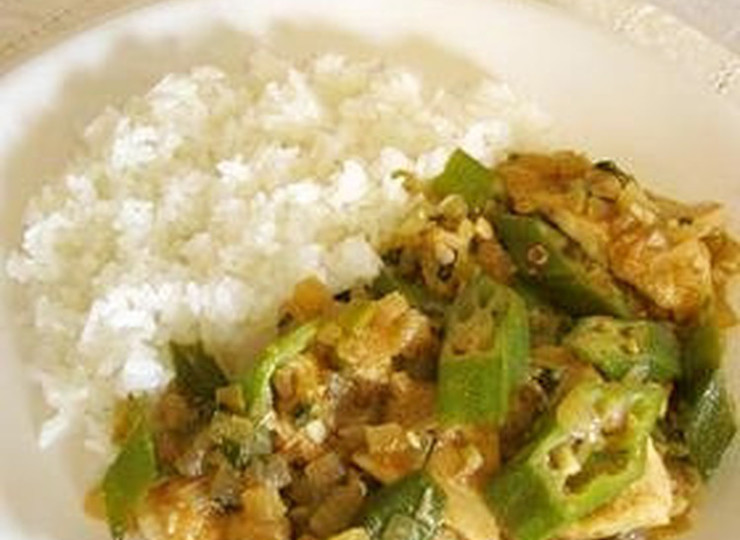 ブラジル料理 チキンとオクラの煮込み