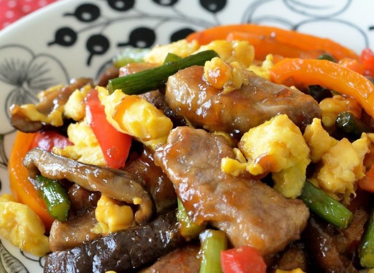 豚ヒレ肉とにんにくの芽の甘辛炒め