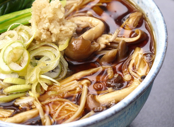 温まる 熱々あんかけきのこ蕎麦