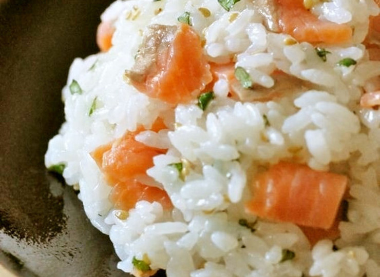 レモンとすし酢でサーモンの混ぜ寿司