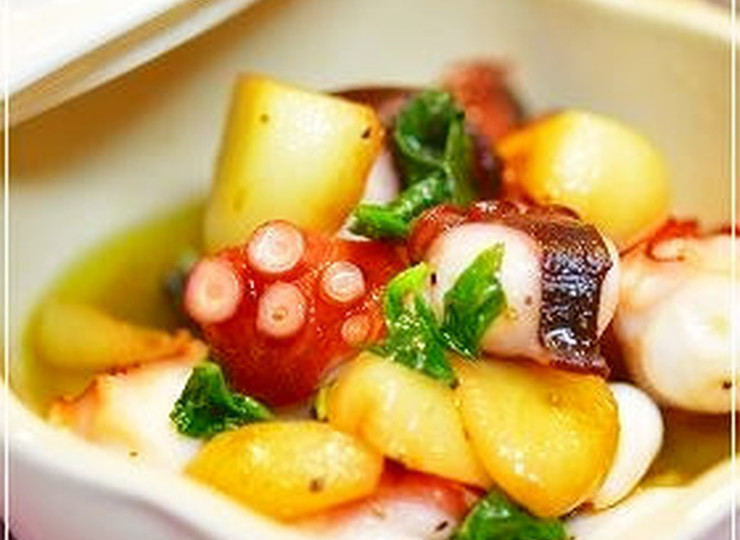 タコとニンニクのバジル炒め