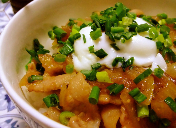 カフェ風長いもとろろの豚丼甘辛生姜