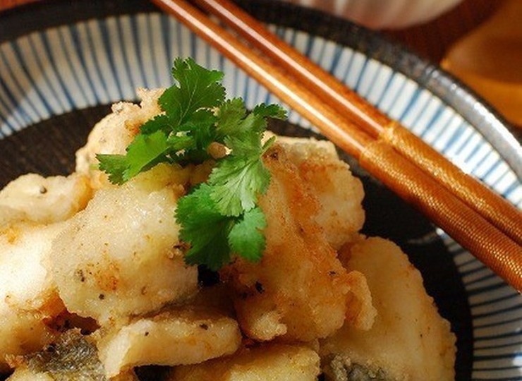 たらのから揚げ エスニックソースがけ