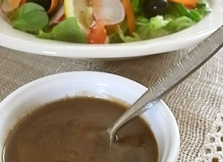 醤油とバルサミコ酢の超美味ドレッシング