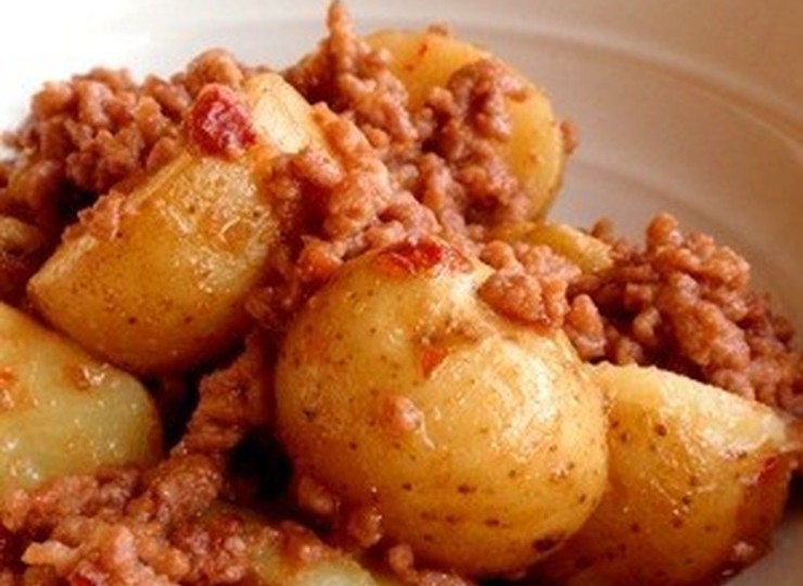 ひき肉と新じゃがで作る 梅みそ肉じゃが