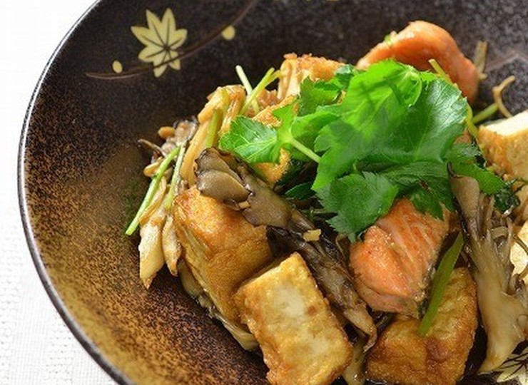 鮭ときのこと厚揚げのしょうゆ香り焼き