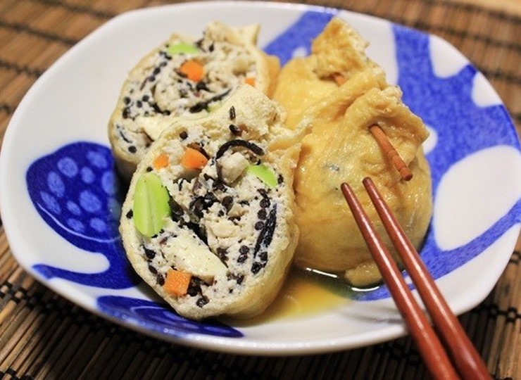 豆腐と挽肉で油揚げの五目巾着煮