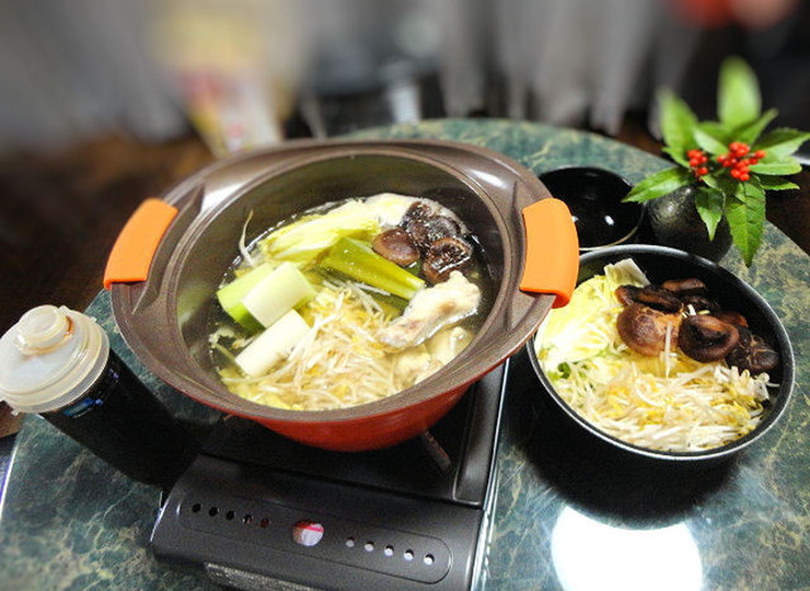 鶏手羽元と干ししいたけの塩山椒鍋