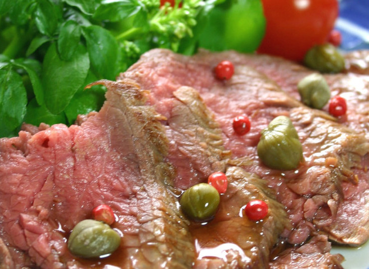 輸入牛で極旨ローストビーフ