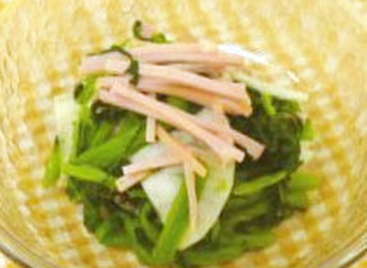 春菊とハムのサラダ