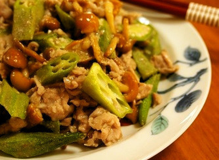 豚肉 なめこ おくらの塩ニンニク炒め