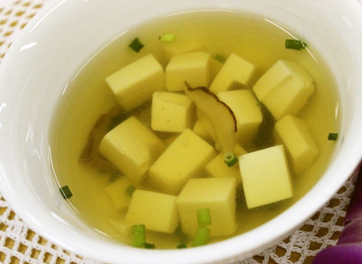 豆腐と椎茸の鶏がらあっさりスープ