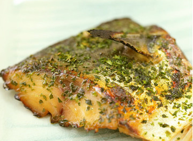 青海苔で磯の香り 鯖醤油漬焼き