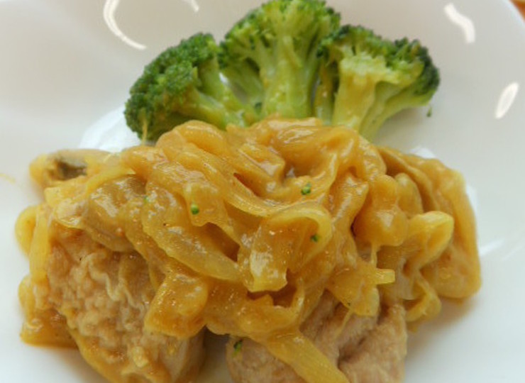 鶏肉のカレーソースかけ