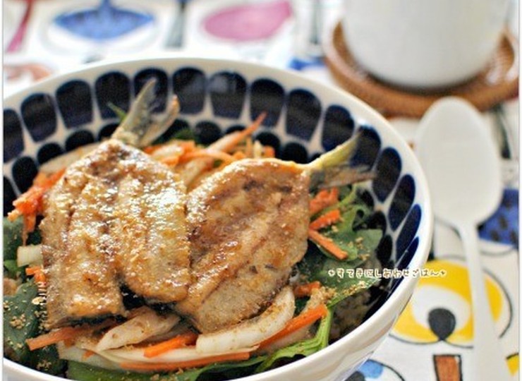 和風ドレッシングで作る蒲焼きサラダ丼