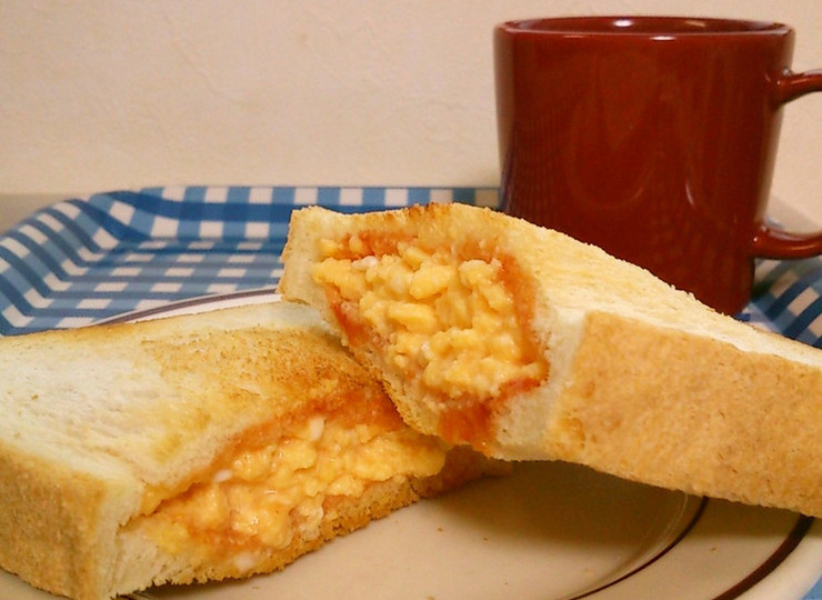 レンジスクランブルエッグのサンド