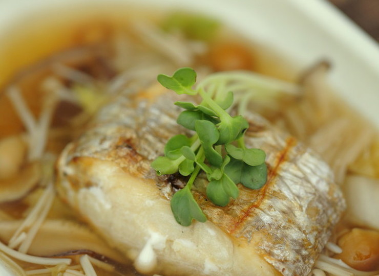 蒸し太刀魚のきのこあん