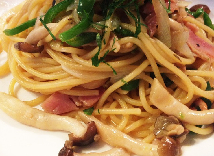 玉ねぎとしめじの和風パスタ