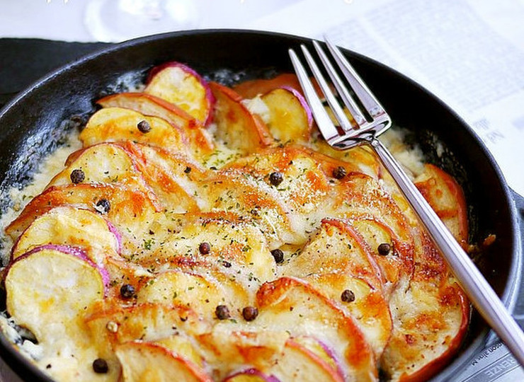 チーズ好きの薩摩芋と林檎のグラタン