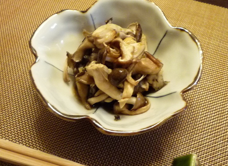 お酒のお伴に 焼き茸の柚子胡椒浸し