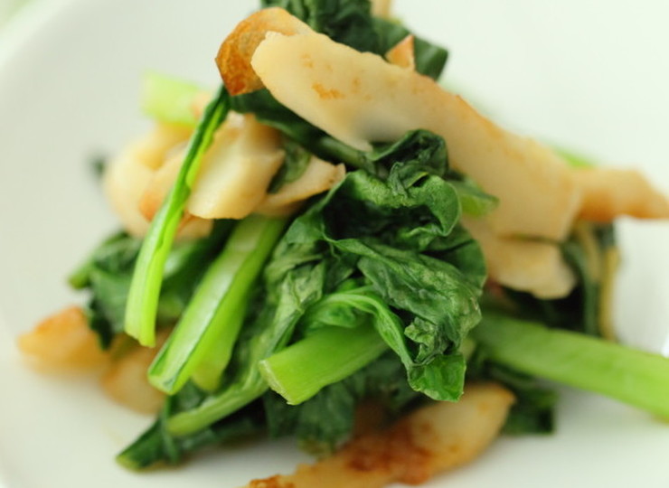 小松菜と竹輪のジンジャーソイソースソテー