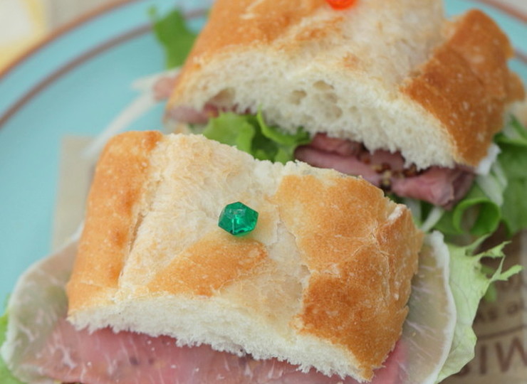 生ハムとサラダのサンドウィッチ