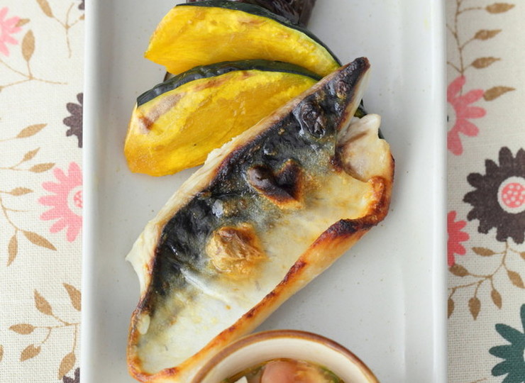 こんがり焼いた鯖と夏野菜をサルサソースで