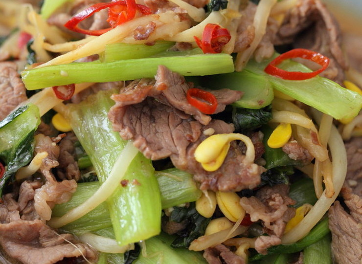 牛肉と小松菜のピリ辛麻辣炒め