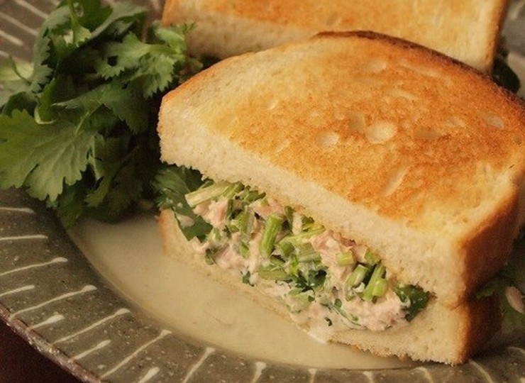 ツナとコリアンダーのサンドイッチ