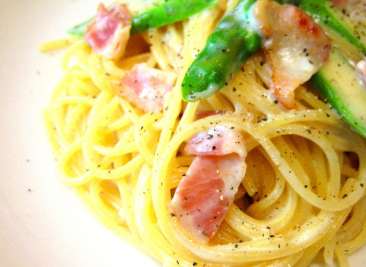 アスパラとベーコンのクリームパスタ