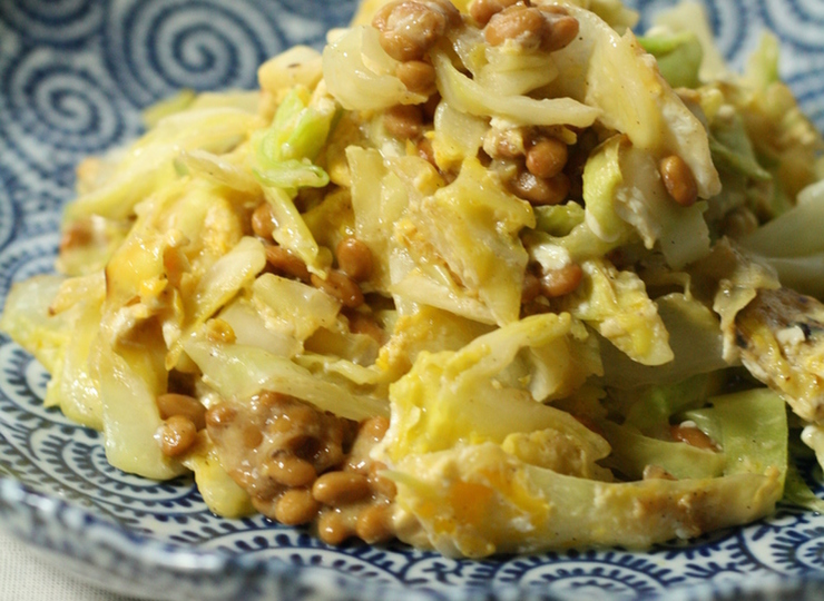 キャベツと納豆の炒め物
