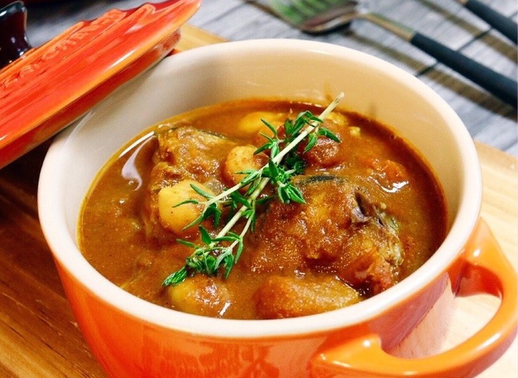 サバ缶とひよこ豆のトマトカレー
