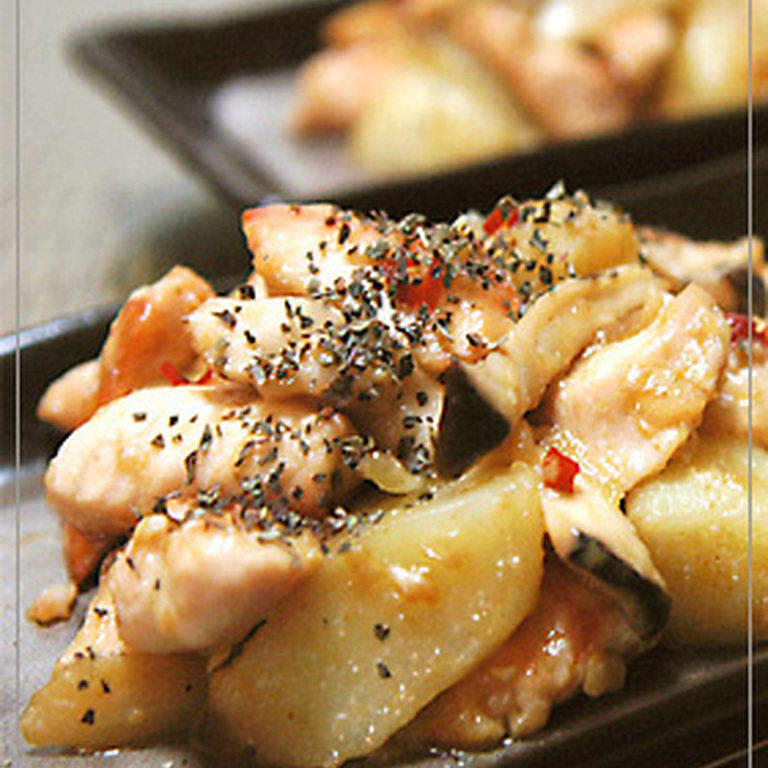 鶏むね肉とじゃがいものにんにく炒め