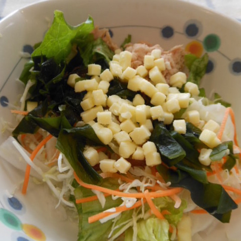 チーズ入り☆海藻サラダ