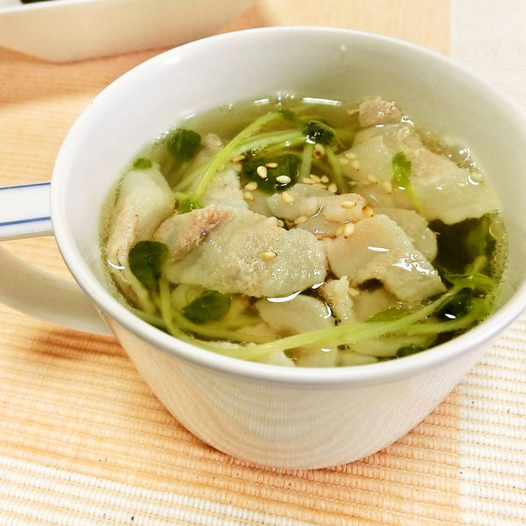 豆苗と豚肉のスープ