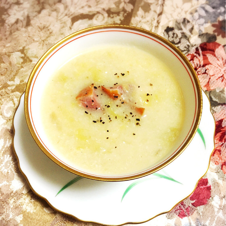 春キャベツと玉ねぎの酒粕スープ