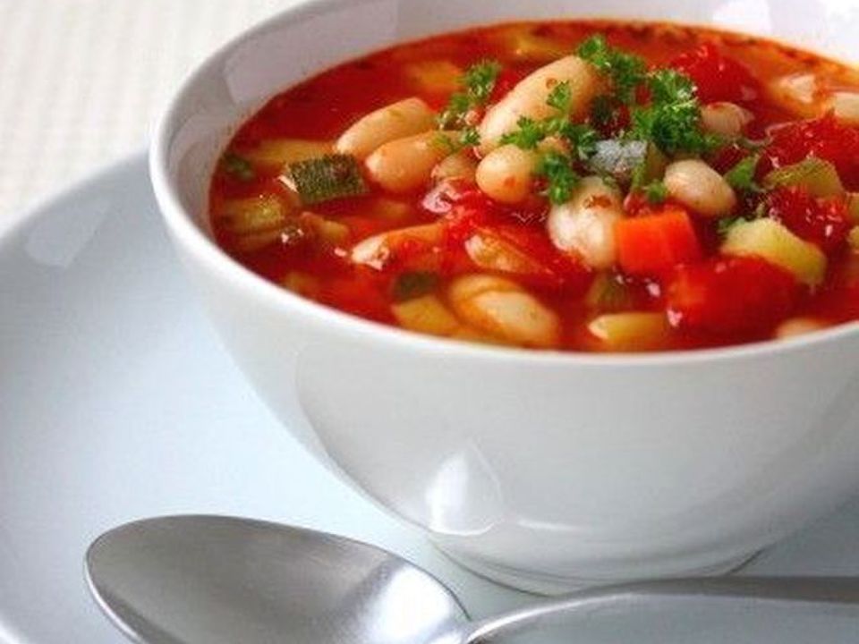 野菜たっぷり 白いんげん豆のトマトスープ