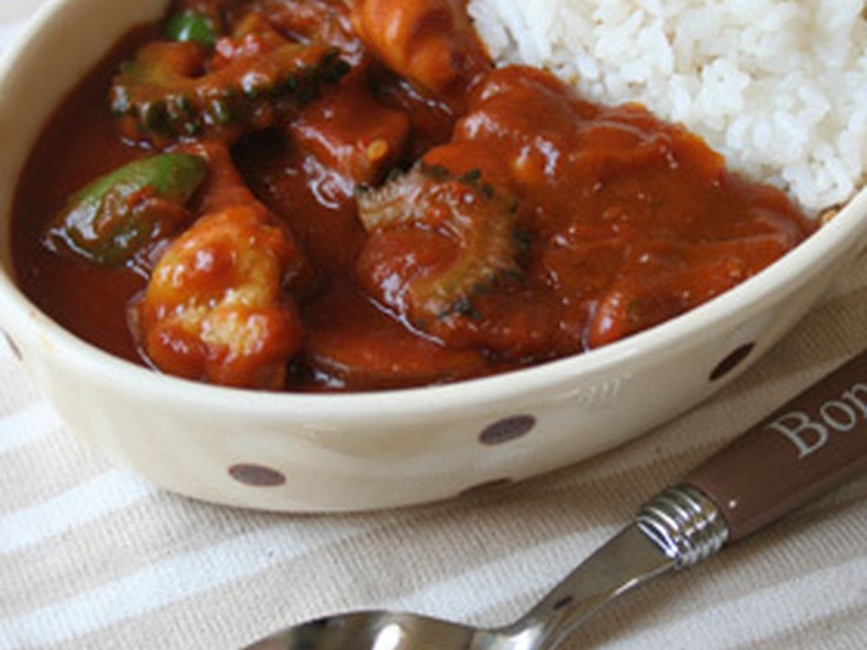 夏野菜とチキンのトマトカレー