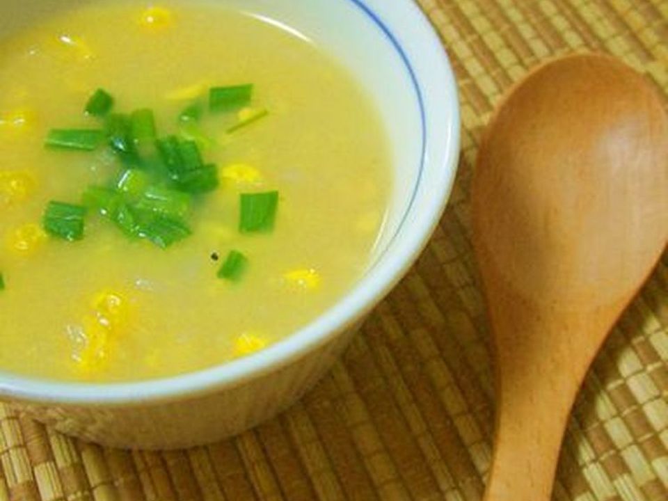 コーン缶と玉ねぎの中華風スープ