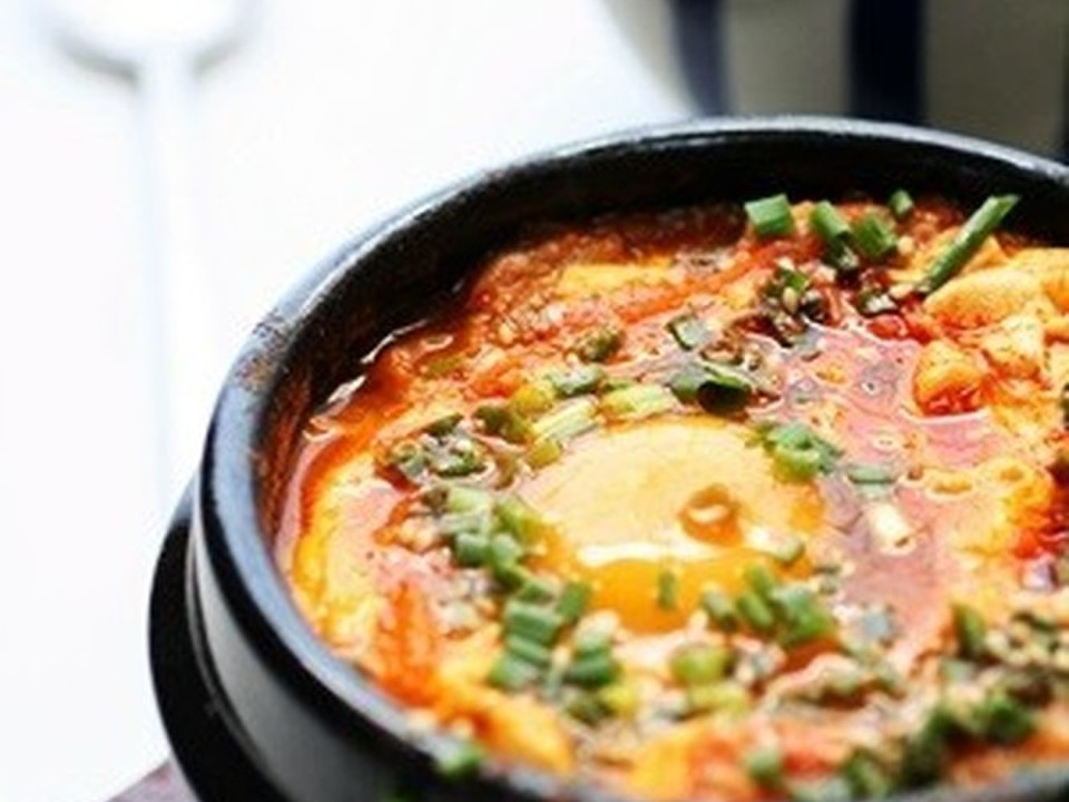 本格韓国家庭料理 スンドゥブチゲ