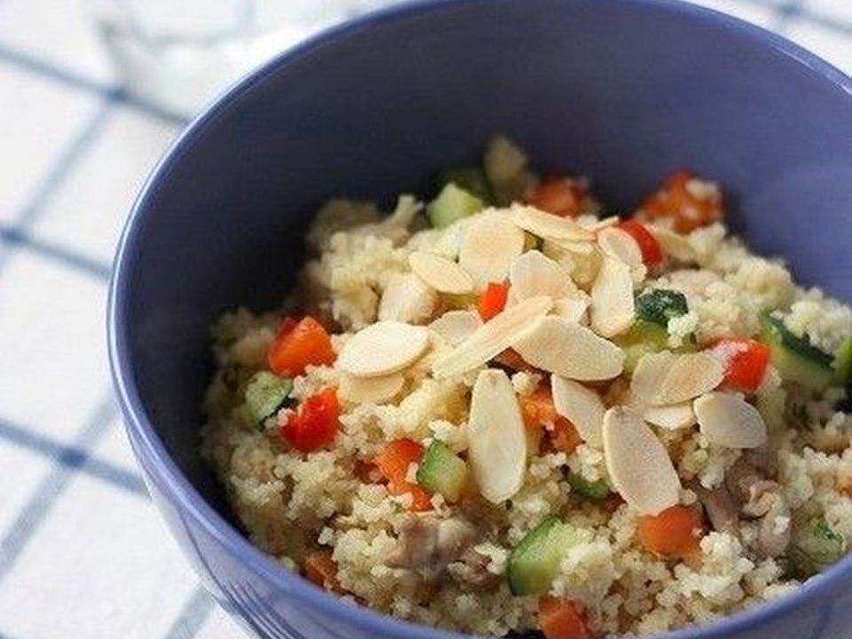 電子レンジで チキンと野菜のホットクスクス