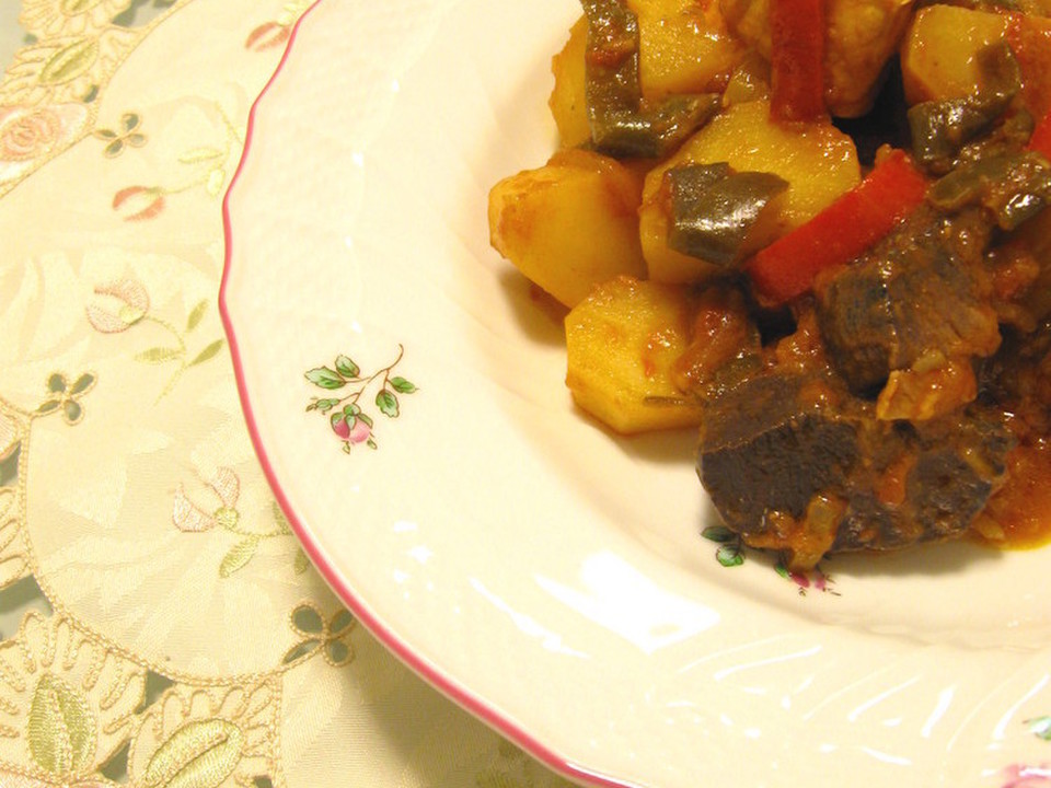 スペイン料理 マグロのバスク風煮込み