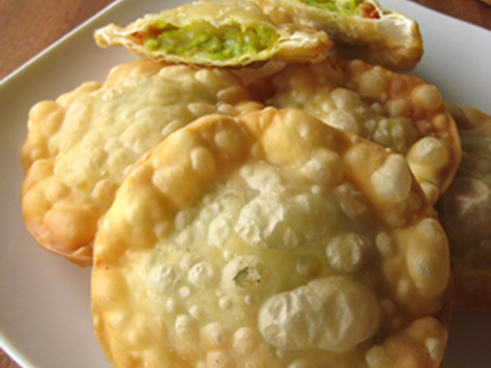 そら豆の春色サモサ