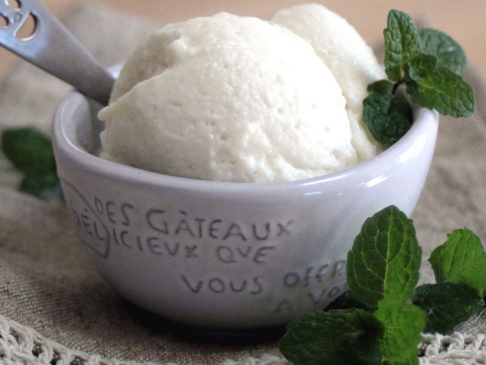 白桃と豆腐の絹どけムース