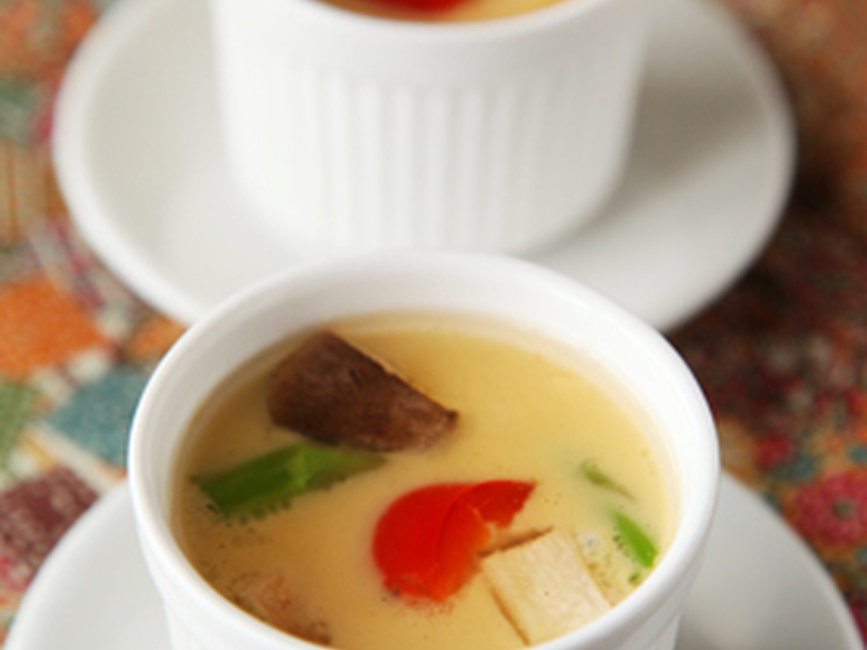 コンソメで洋風茶碗蒸し